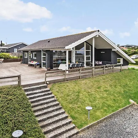 Holiday home Amazing In With House Sea View *